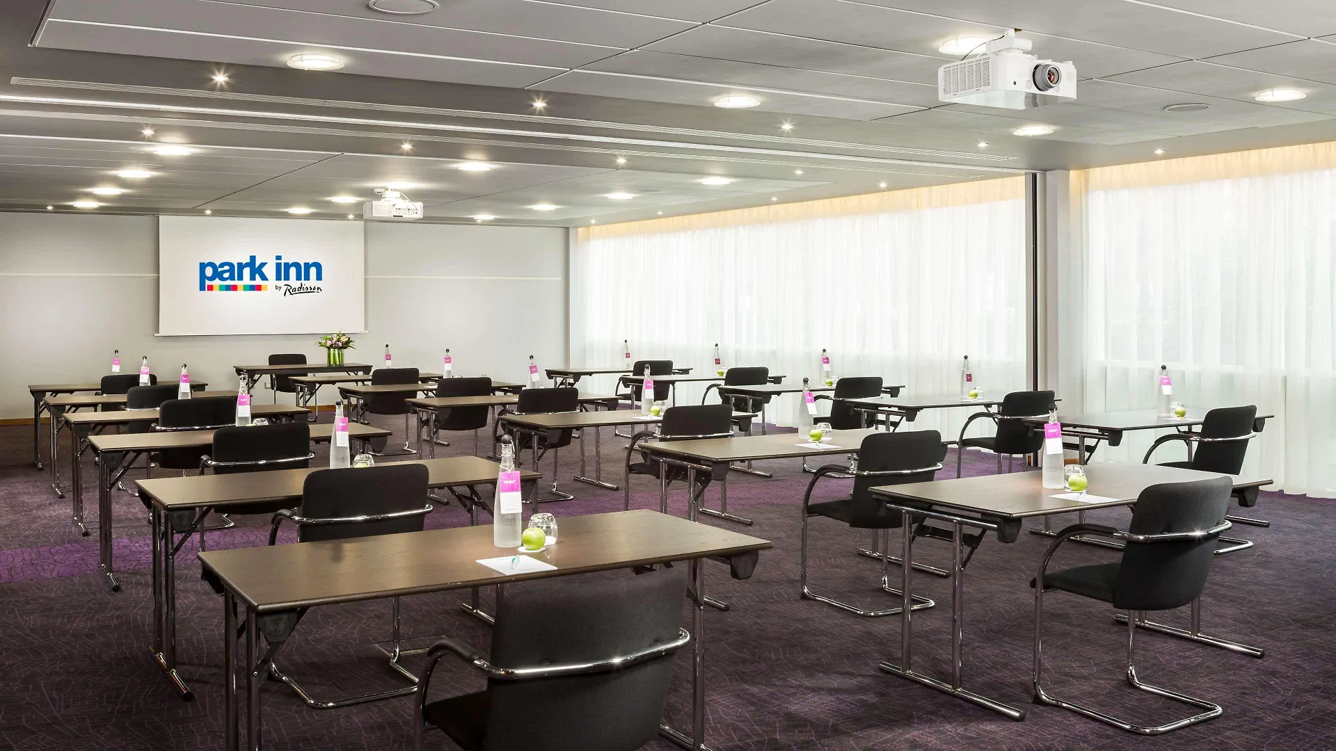 Radisson Hotel And Conference Centre London Heathrow Hillingdon 4*,  United Kingdom
