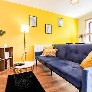 Spacious 1 Bed Flat-free Parking Apartment