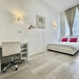 Apartment Lothian Center